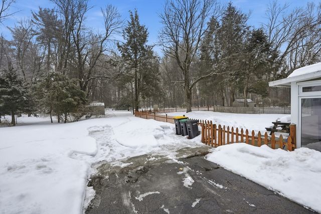 357 Maple Rd, Longmeadow, MA 01106