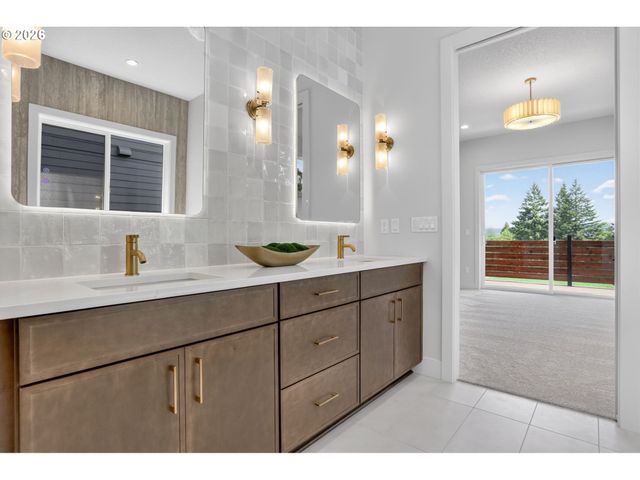 41945 DESCHUTES Ave 74, Sandy, OR 97055