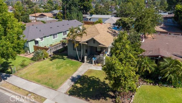 327 W Lemon Avenue, Monrovia, CA 91016