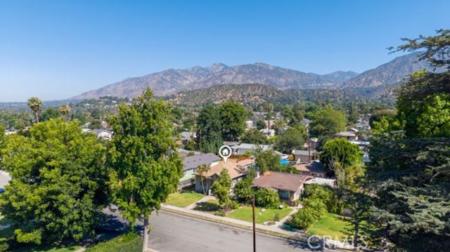 327 W Lemon Avenue, Monrovia, CA 91016