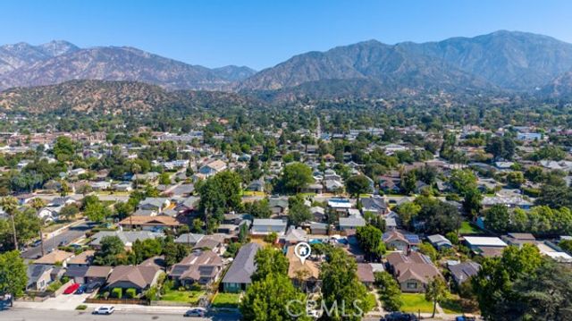 327 W Lemon Avenue, Monrovia, CA 91016