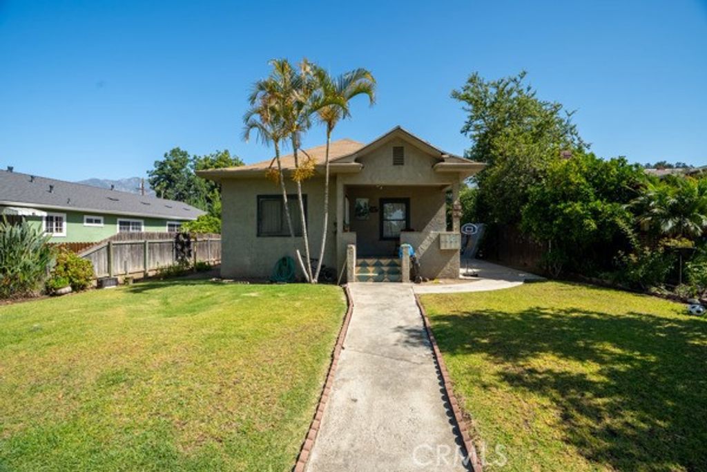 327 W Lemon Avenue, Monrovia, CA 91016
