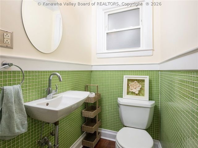 1238 Main Avenue, Nitro, WV 25143