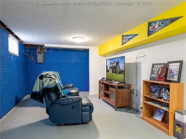 1238 Main Avenue, Nitro, WV 25143