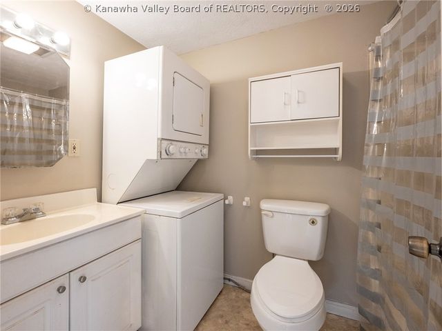 1238 Main Avenue, Nitro, WV 25143