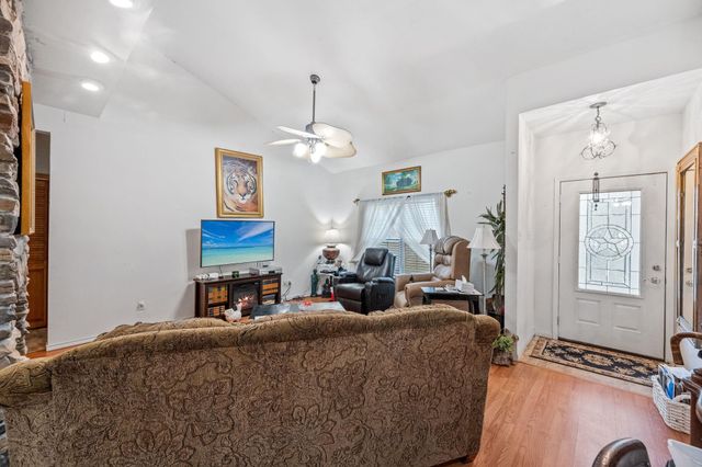 253 Pinckard Rd, Livingston, TX 77351