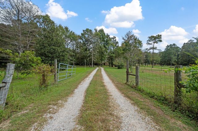 253 Pinckard Rd, Livingston, TX 77351