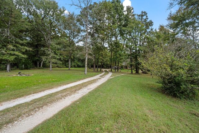 253 Pinckard Rd, Livingston, TX 77351