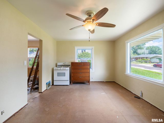 1405 CHESTNUT Street, Pekin, IL 61554
