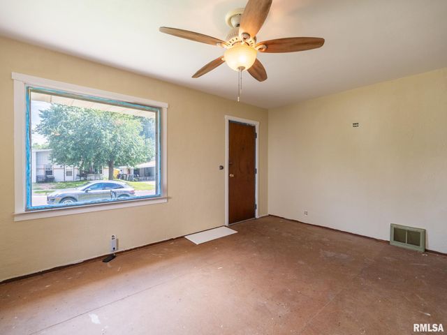 1405 CHESTNUT Street, Pekin, IL 61554