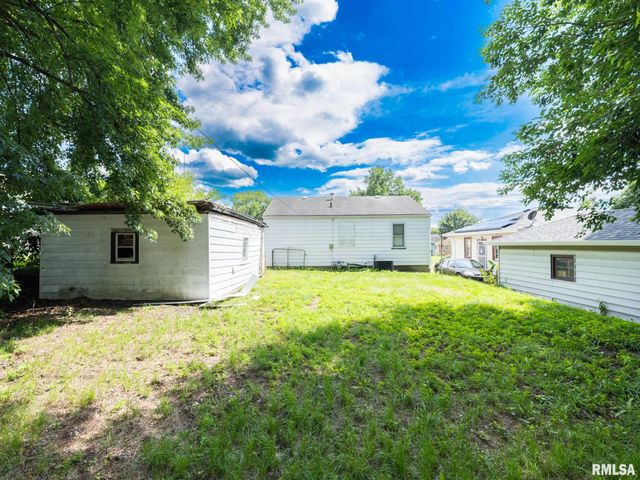 1405 CHESTNUT Street, Pekin, IL 61554