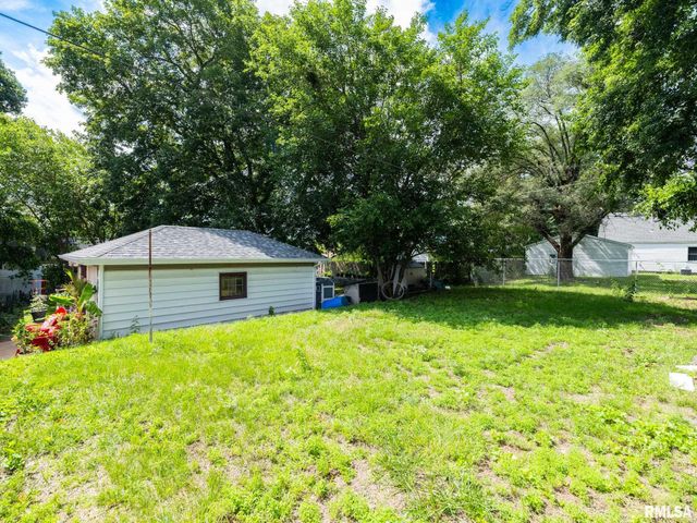 1405 CHESTNUT Street, Pekin, IL 61554