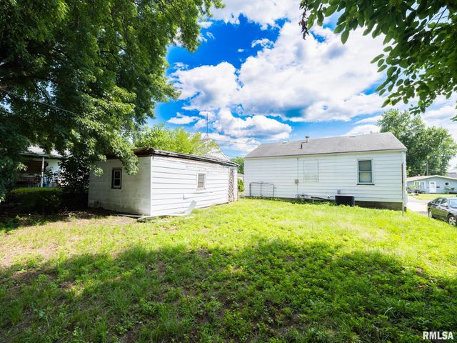 1405 CHESTNUT Street, Pekin, IL 61554