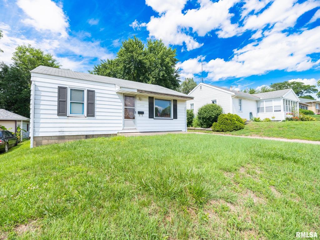 1405 CHESTNUT Street, Pekin, IL 61554