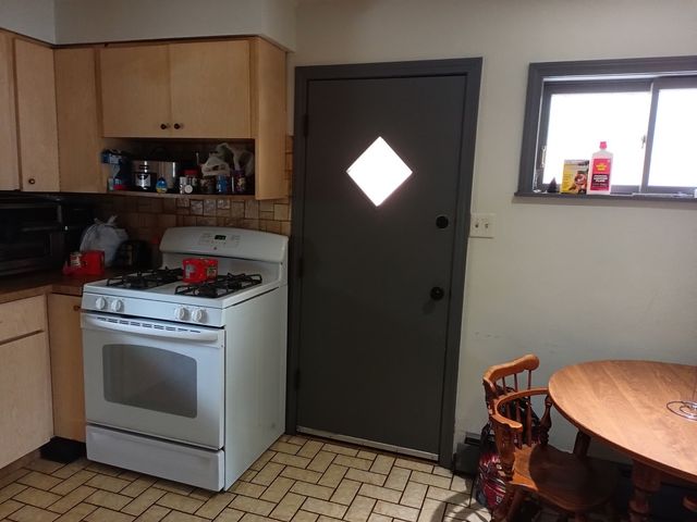 3253 N OCONTO Avenue, Chicago, IL 60634