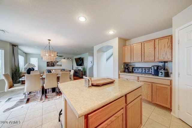 29293 N YELLOW BEE Drive, San Tan Valley, AZ 85143