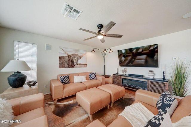 29293 N YELLOW BEE Drive, San Tan Valley, AZ 85143