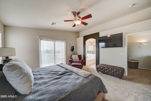 29293 N YELLOW BEE Drive, San Tan Valley, AZ 85143