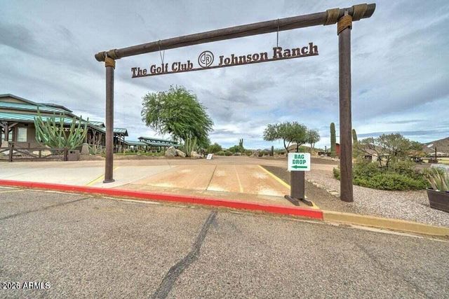 29293 N YELLOW BEE Drive, San Tan Valley, AZ 85143