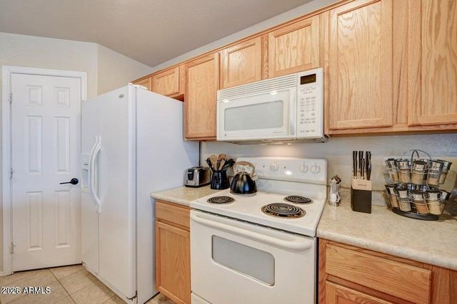 29293 N YELLOW BEE Drive, San Tan Valley, AZ 85143