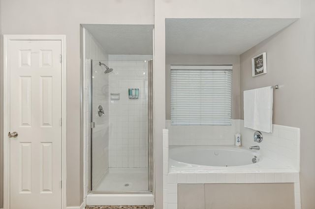 2833 Trevino Court, Friendswood, TX 77546