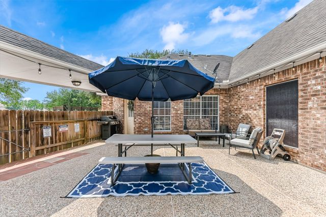 2833 Trevino Court, Friendswood, TX 77546