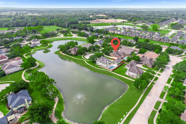 2833 Trevino Court, Friendswood, TX 77546