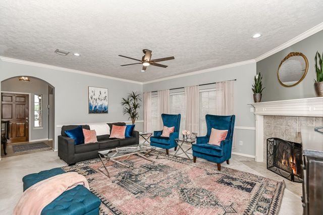 2833 Trevino Court, Friendswood, TX 77546