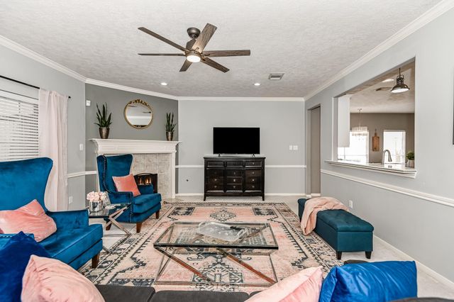 2833 Trevino Court, Friendswood, TX 77546