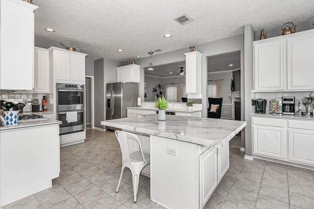 2833 Trevino Court, Friendswood, TX 77546
