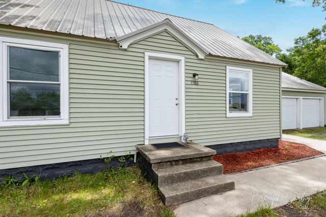 1186 N Wood Street, Muskegon Twp, MI 49445