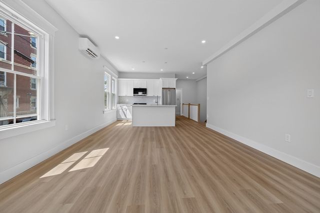 533 Washington Street B, Boston, MA 02124