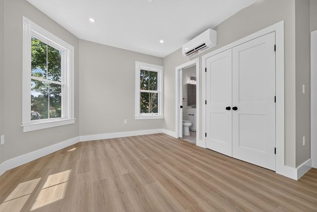 533 Washington Street B, Boston, MA 02124