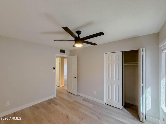 4634 W WAGONER Road, Glendale, AZ 85308