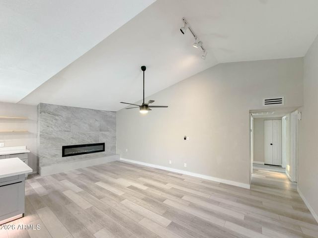 4634 W WAGONER Road, Glendale, AZ 85308