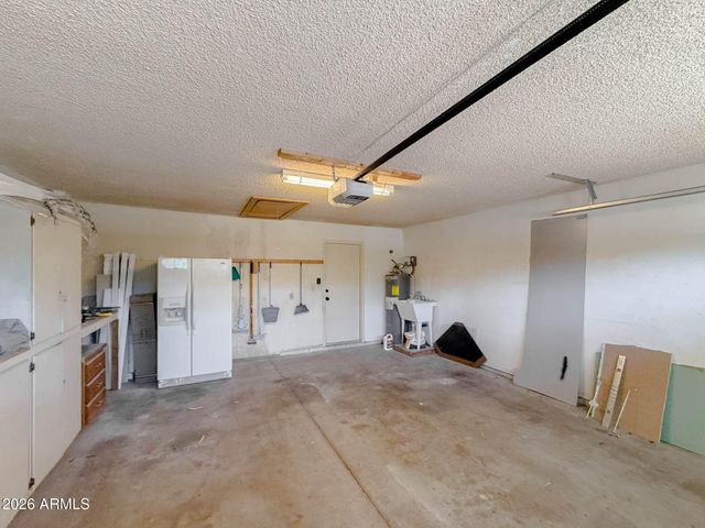 4634 W WAGONER Road, Glendale, AZ 85308