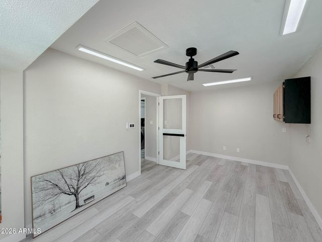 4634 W WAGONER Road, Glendale, AZ 85308