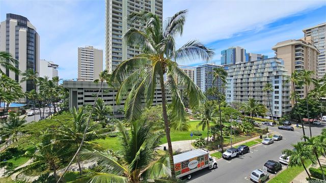 440 Seaside Avenue 506, Honolulu, HI 96815