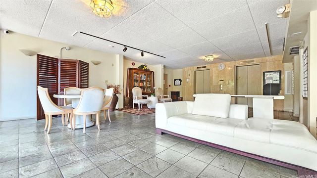 440 Seaside Avenue 506, Honolulu, HI 96815