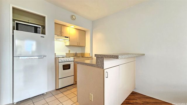440 Seaside Avenue 506, Honolulu, HI 96815