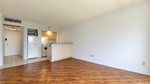 440 Seaside Avenue 506, Honolulu, HI 96815