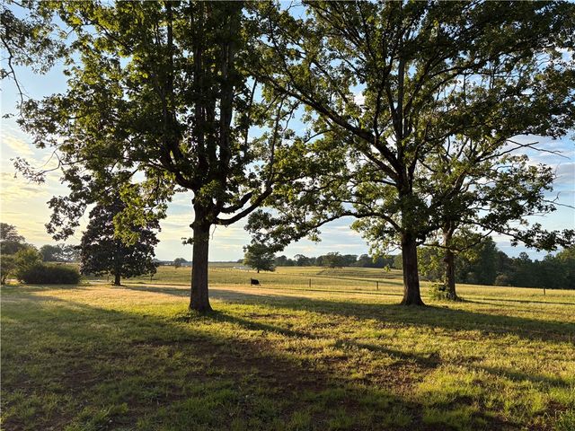 1014 Levis Smith Road, Pendleton, SC 29670