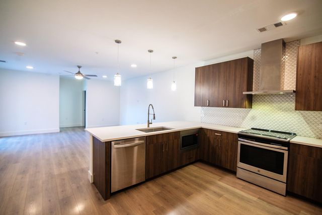 2213 Poquito ST 313, Austin, TX 78722