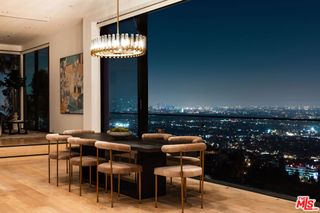 8650 Franklin Avenue, Los Angeles, CA 90069