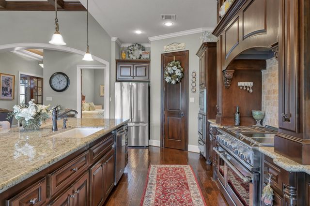 12324 White Oak Point, Conroe, TX 77304