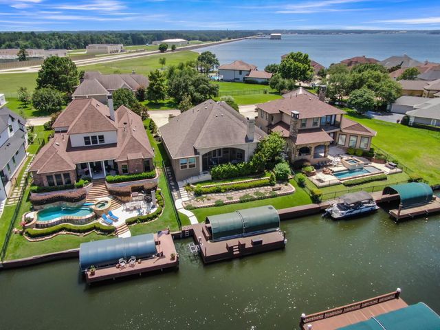 12324 White Oak Point, Conroe, TX 77304