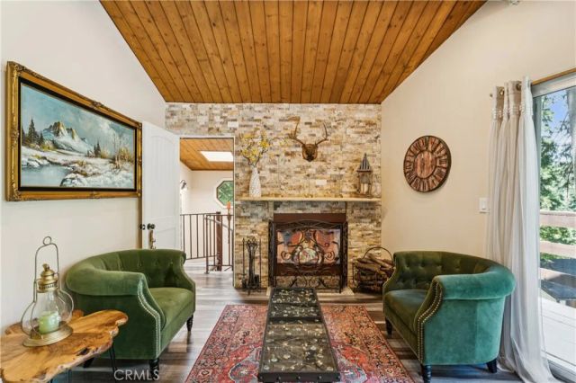 805 Knight Court, Lake Arrowhead, CA 92352