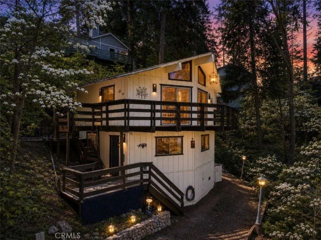 805 Knight Court, Lake Arrowhead, CA 92352