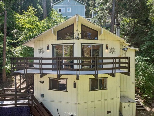 805 Knight Court, Lake Arrowhead, CA 92352