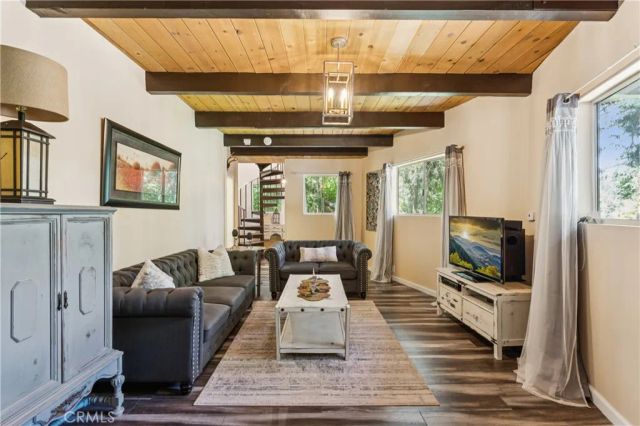 805 Knight Court, Lake Arrowhead, CA 92352